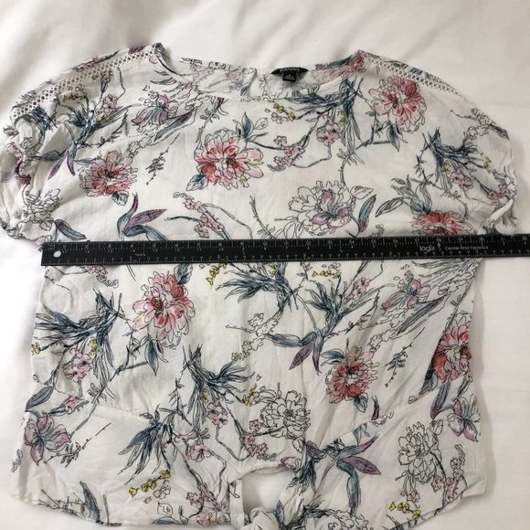 Buffalo David Bitton Size Medium Floral Tie Front Blouse Top Crochet Trim - Picture 5 of 9